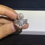 高端奢华首选：纯金手链盘点，选购指南与时尚搭配技巧大揭秘！