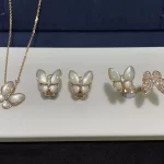 高品质纯金手链推荐：时尚奢华饰品选购指南，助力提升佩戴品味