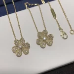 奢华闪耀：全面评测市面上最火的满钻手链，选购指南与热门款式推荐！