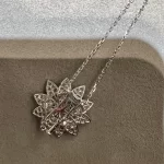 奢华闪耀：全面评测市面上最火的满钻手链，款式与价格一网打尽！