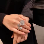 一篇关于“满钻手链”的SEO优化标题可以是：


“奢华闪耀：满钻手链盘点，时尚搭配必备单品推荐！