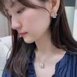 璀璨满钻手链：奢华搭配必备，时尚SEO关键词盘点！