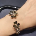璀璨满钻手链：时尚百搭单品，选购攻略与热门品牌推荐！