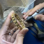 奢华必备！纯金手链选购指南：品质与时尚并存的热门单品推荐