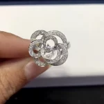 纯金手链选购攻略：高品质与时尚兼具的奢华饰品推荐