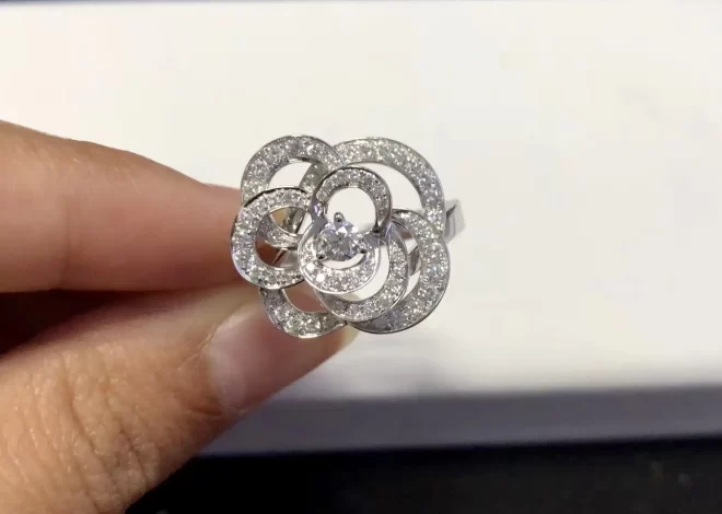 纯金手链选购攻略：高品质与时尚兼具的奢华饰品推荐