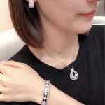 奢华满钻手链盘点：高端珠宝搭配指南及选购攻略