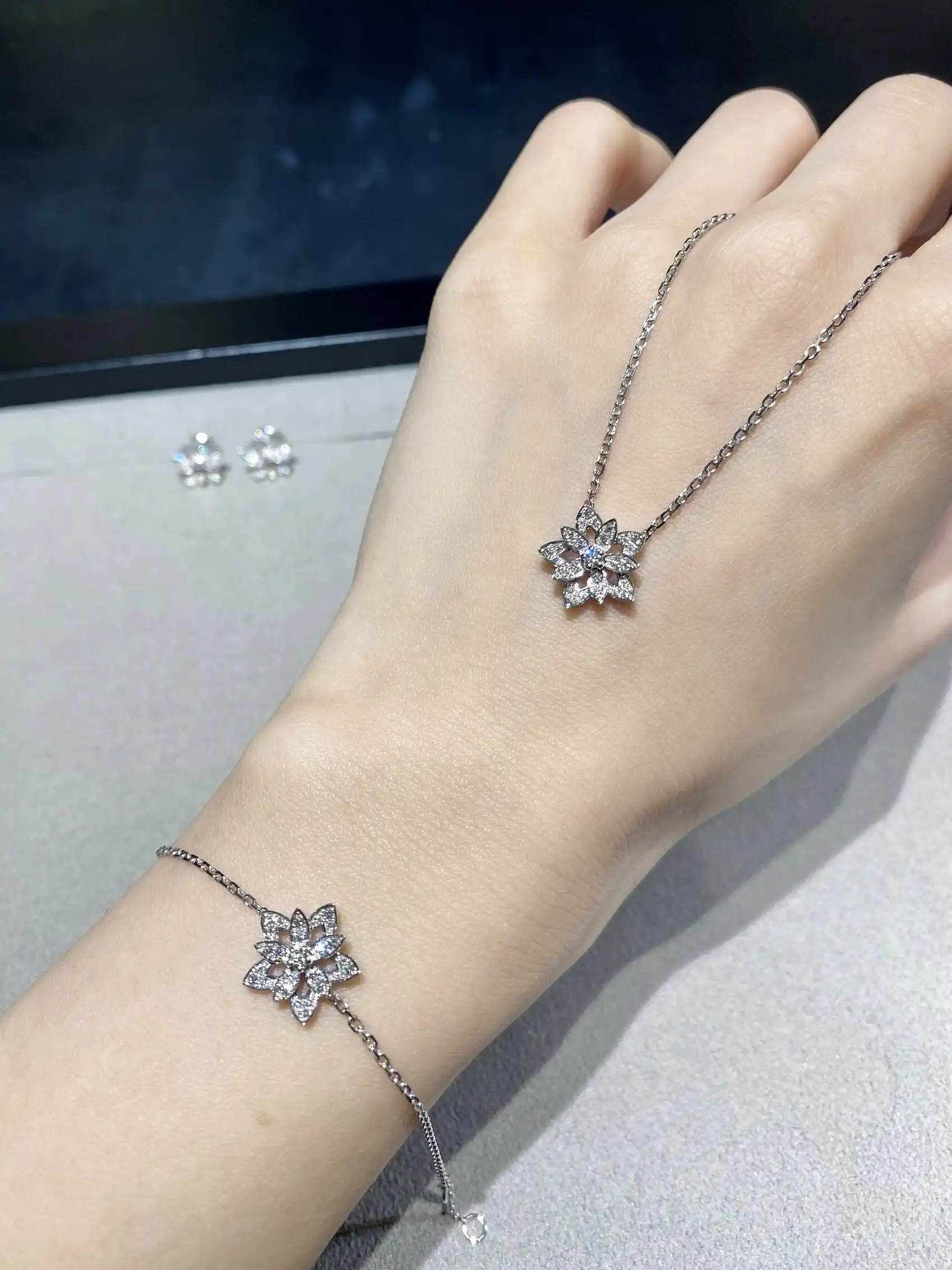 玫瑰金手绳定制图片展示