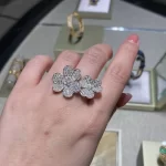 奢华满钻手链盘点：精选款式及选购攻略，让你的手腕闪耀全场！