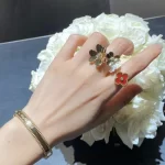 高品质纯金手链推荐：投资与时尚兼备的奢华饰品选购指南