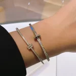 玫瑰金手绳热销推荐：时尚百搭，提升气质的奢华配饰选购指南