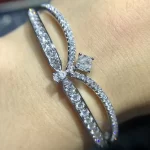 纯金手链热销推荐：高品质款式盘点，选购指南与保养秘诀！