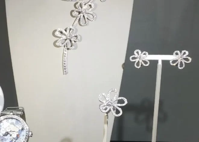 时尚必备！玫瑰金手绳潮流搭配指南，提升佩戴魅力，助你成为焦点！