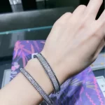 高端奢华玫瑰金手绳推荐：时尚搭配必备，提升气质的必备饰品选购指南