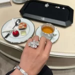 网红必备！玫瑰金手绳潮流评测：款式推荐与选购指南