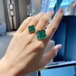 纯金手链选购指南：品质鉴定技巧与热门款式推荐，打造奢华腕间风采