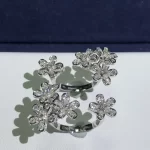 纯金手链热销推荐：选购指南与时尚搭配技巧，打造奢华腕间风采