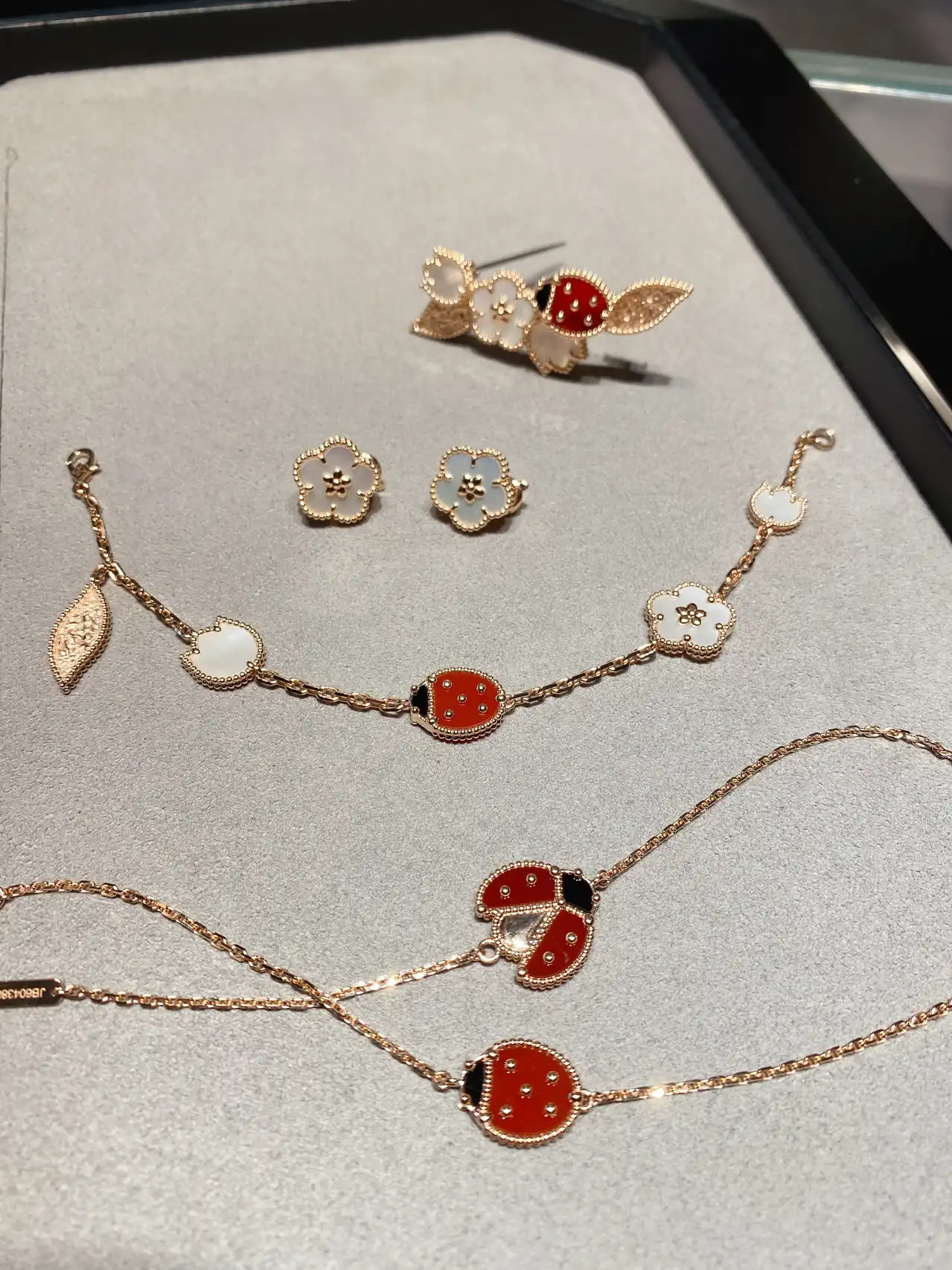 玫瑰金手绳定制图片展示