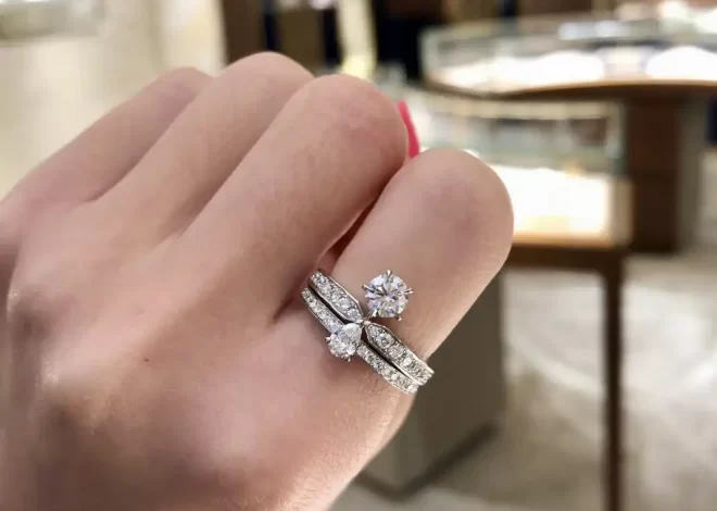 纯金手链选购指南：如何挑选高品质的黄金饰品，打造奢华时尚搭配！