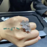 纯金手链热销推荐：高端珠宝必备，选购指南与价格对比！