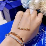 纯金手链选购攻略：鉴别技巧与热门款式推荐，助你轻松选购心仪佳品！