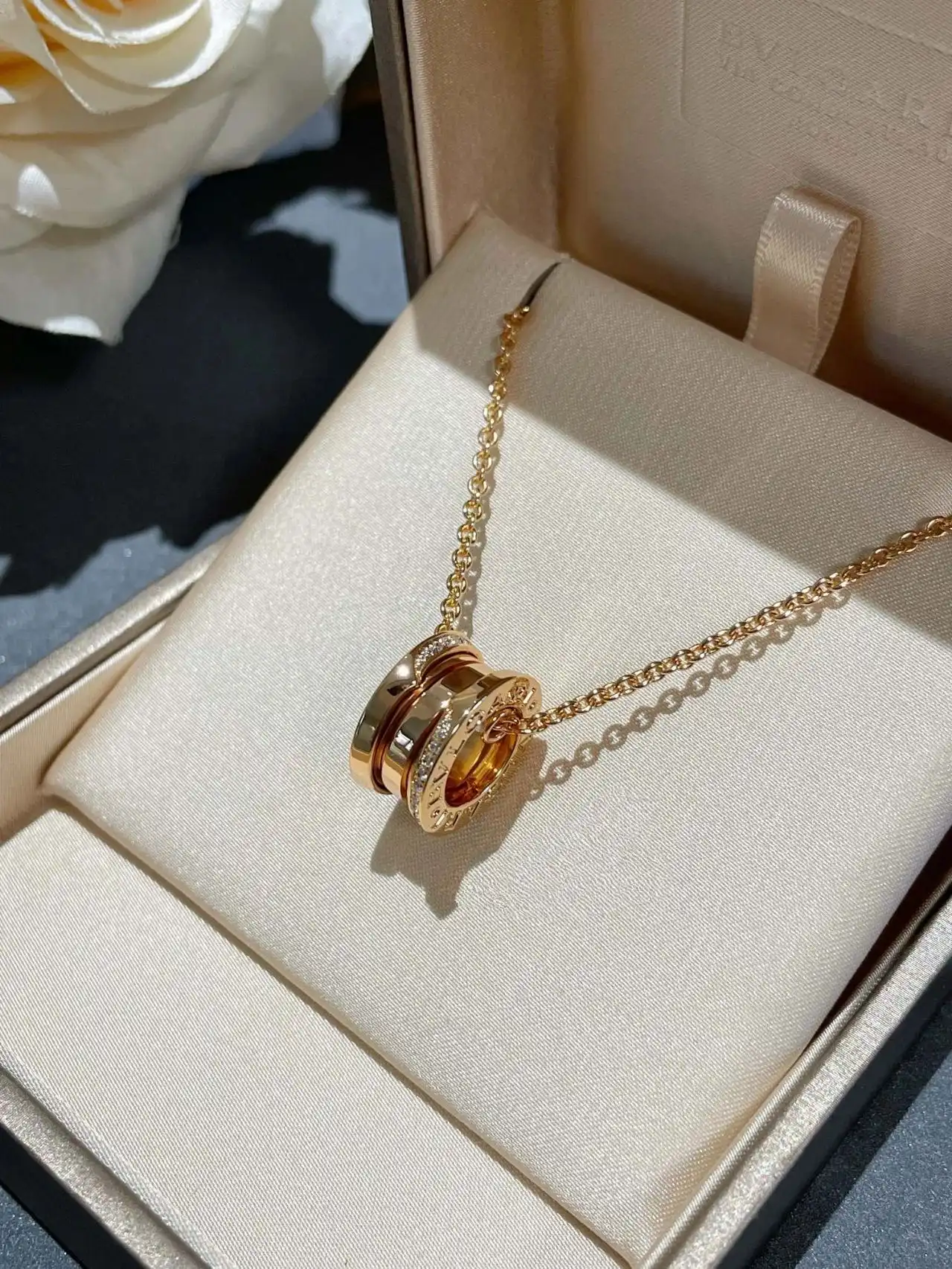 玫瑰金手绳定制图片展示
