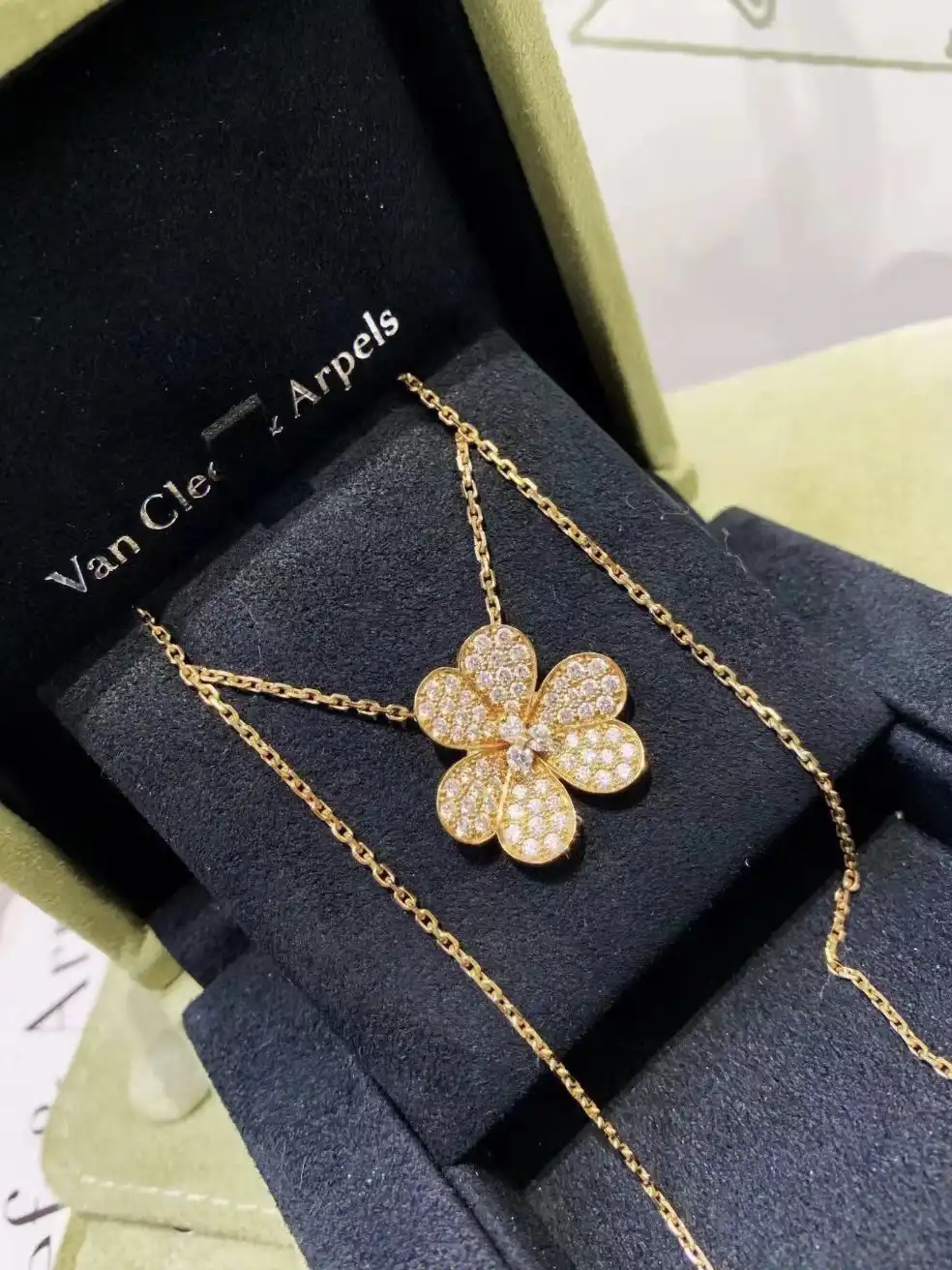 玫瑰金手绳定制图片展示