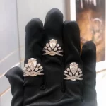 纯金手链热销盘点：款式推荐与选购指南，打造您的奢华手腕搭配！