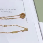 纯金手链选购攻略：时尚高贵必备，揭秘高品质饰品投资价值