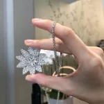 闪耀奢华：热门满钻手链盘点，让你成为焦点必备单品！